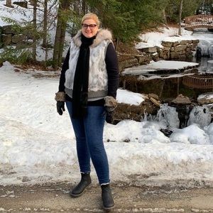 Meet your Posher, Chrystine